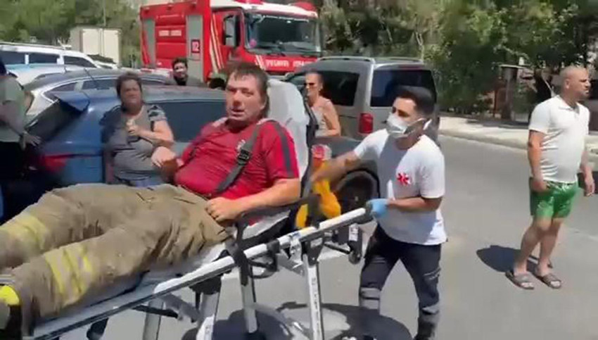 15 katlı binada kimyasal koku paniği: Çığlık çığlığa kendilerini dışarı attılar - Resim: 3