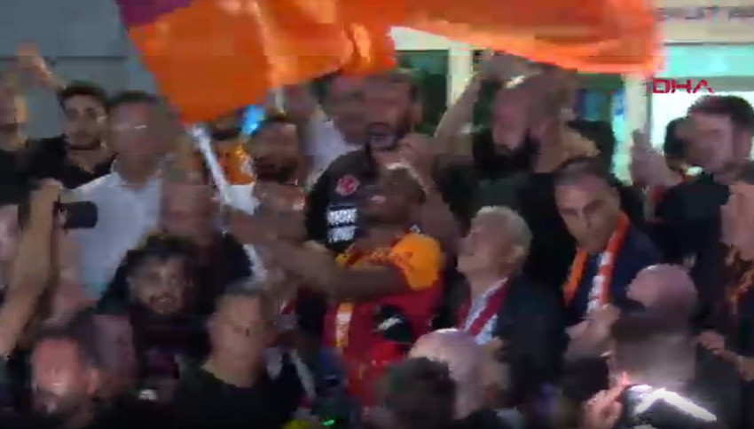 Victor Osimhen Türkiye'ye geldi; ne Galatasaraylılar ne de rakip taraftar uyumadı - Resim: 3