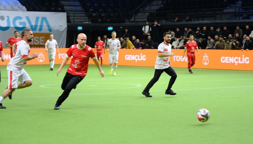 Milli futbolcular Bilal Erdoğan ile birlikte TÜGVA'nın turnuvasında sahaya indi - Resim: 2