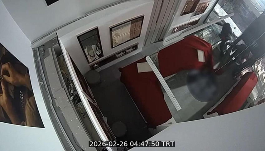 İstanbul'da 120 saniyede 18 milyon TL'lik soygun! Güvenlik görevlisiyle burun buruna geldiler - Resim: 4