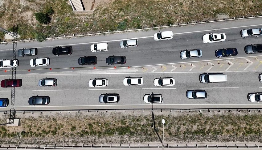 43 ilin geçiş noktasında dönüş yoğunluğu başladı - Resim: 1
