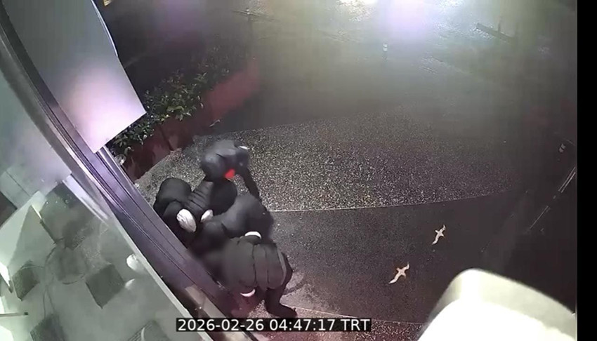 İstanbul'da 120 saniyede 18 milyon TL'lik soygun! Güvenlik görevlisiyle burun buruna geldiler - Resim: 2