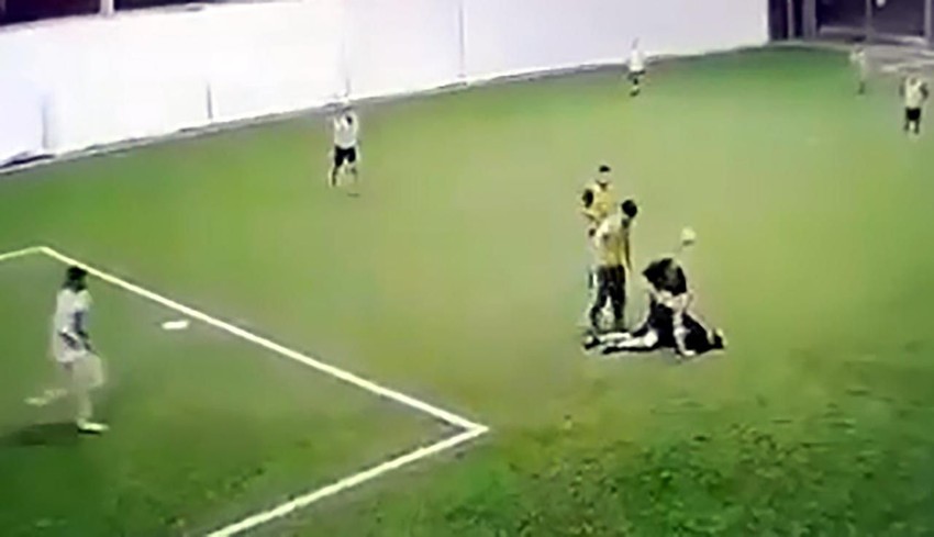 Halı sahada bir ölüm daha! Kahreden görüntüler - Resim: 3