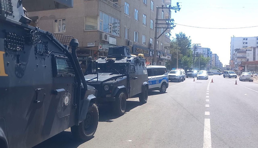 Aile içi şiddet ihbarına giden polislere pompalı tüfekle saldırı: Yaralılar var! - Resim: 3