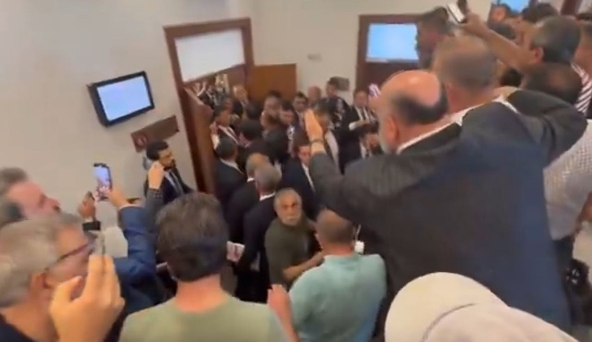 TBMM'de yumruk yumruğa kavga: Meclis koridorları savaş alanına döndü! - Resim: 3
