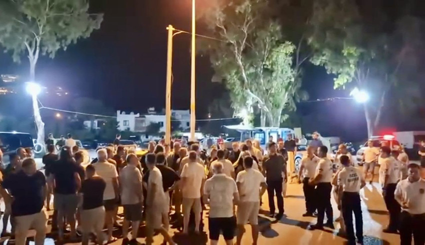 Bodrum'da taksicilerle VIP'çiler birbirine girdi: Taksiciler yolu trafiğe kapattı! - Resim: 1