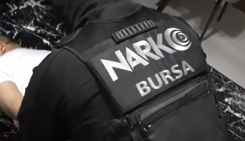 3 ilde zehir satıcılarına eş zamanlı operasyon: Milyonlarca liralık mal varlıklarına el konuldu - Resim: 2