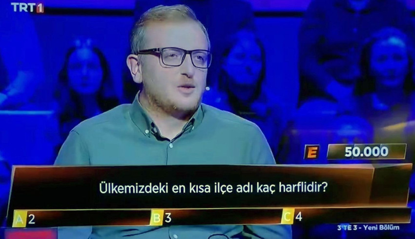 TRT 1'in yarışma programı Karadeniz fıkrasına döndü: Yarışmacının zor anları olay oldu - Resim: 3
