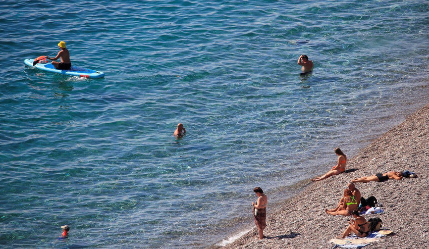 Türkiye donarken turizm başkentimiz soluğu denizde aldı - Resim: 4