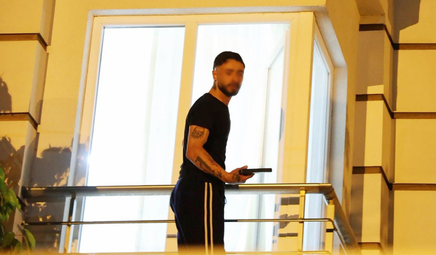 Balkonda oyuncak tabancalı psikopat alarmı! Polisin operasyonu nefes kesti - Resim: 3