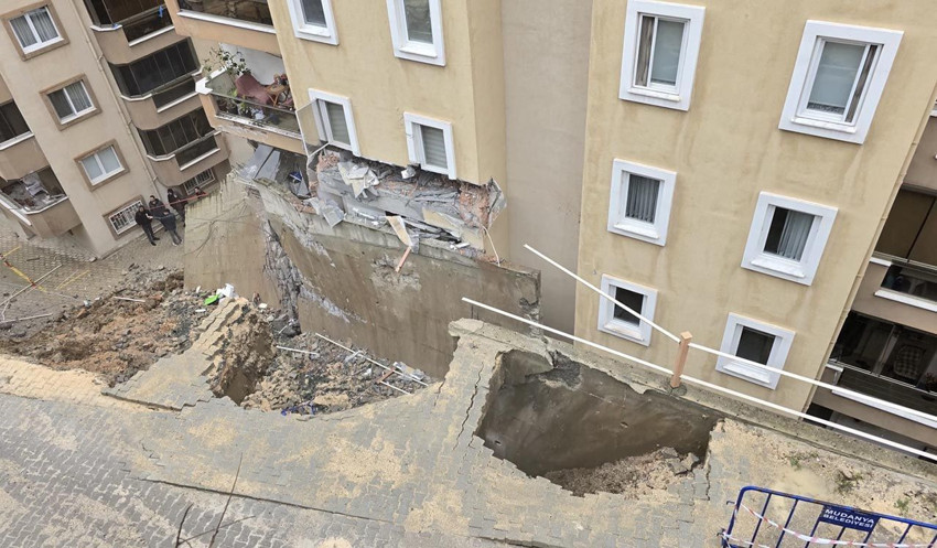 İstinat duvarı çöktü; 7 katlı binanın 2 katı tahliye edildi! - Resim: 4