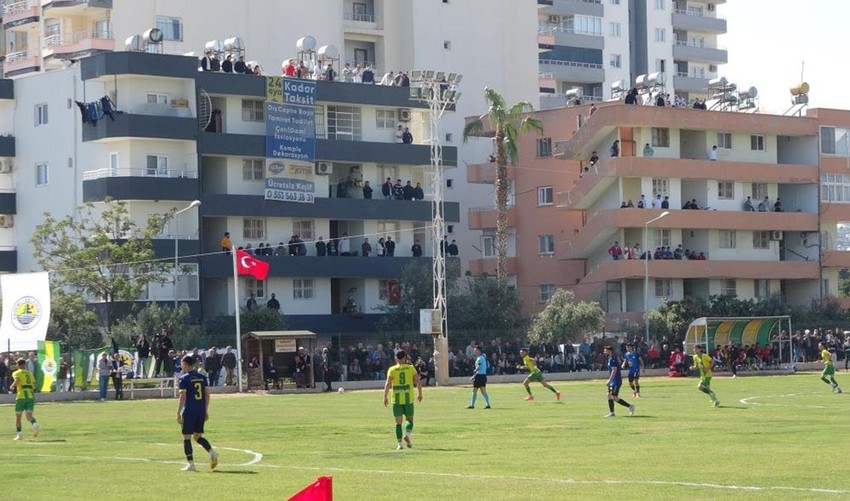 Amatör lig maçında Süper Lig takımlarını kıskandıran görüntü - Resim: 4