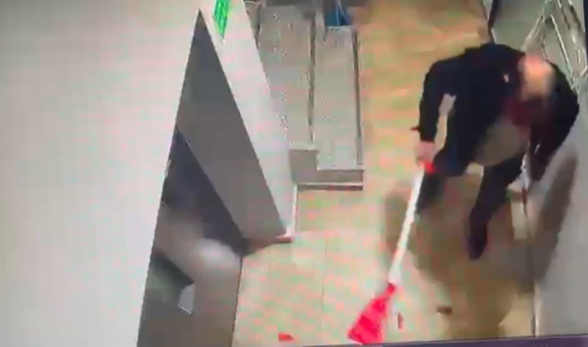 Boşanma aşamasındaki eşini ve sevgilisi olduğu iddia edilen kişiyi otelde basıp dehşet saçtı - Resim: 3