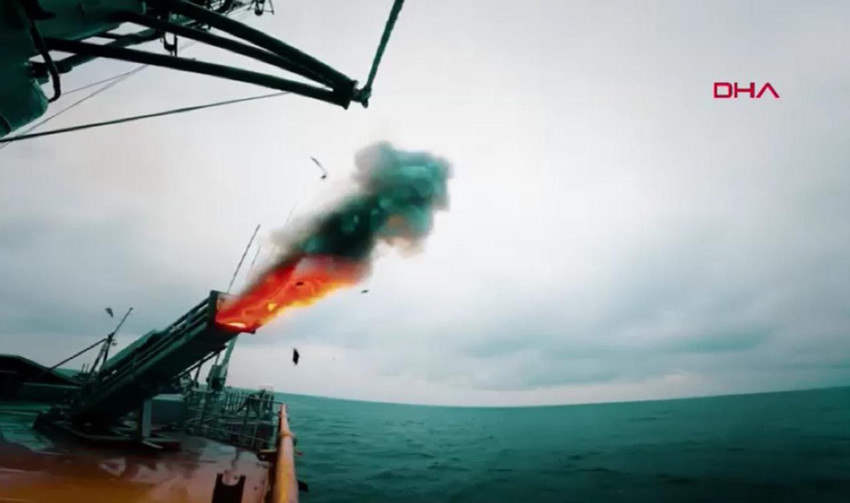 Türkiye'nin Mavi Vatan'daki yeni gücü GÖKSUR'dan tam isabet! - Resim: 4