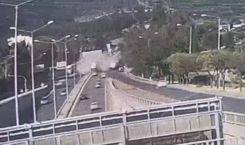 Biri polis 3 kişinin yaşamını yitirdiği korkunç kazanın kamera görüntüleri ortaya çıktı! - Resim: 2