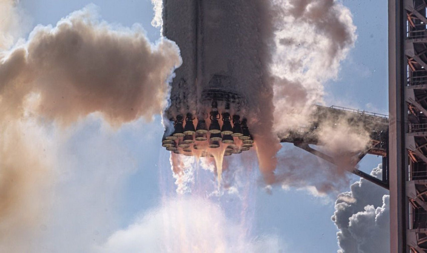 SpaceX Starship V3 ilk uçuşunu yaptı: Okyanusa inen roket infilak etti - Resim: 3