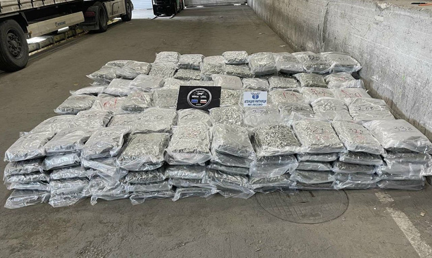 Sınırda zehir tacirlerinin 105 milyonluk ''kirli çamaşırları'' çamaşır makinelerinden çıktı! - Resim: 2