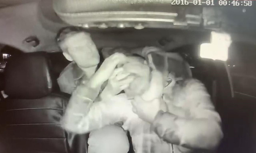 Taksiciye saldıran boksörün ifadesi ortaya çıktı; taksici 'bir anda ısırıp öpmeye çalıştı' demişti - Resim: 1