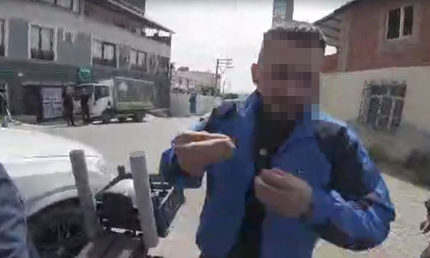 Trafik magandalarının akılalmaz kavgası kamerada: Tek suçu korna çalmaktı! - Resim: 3