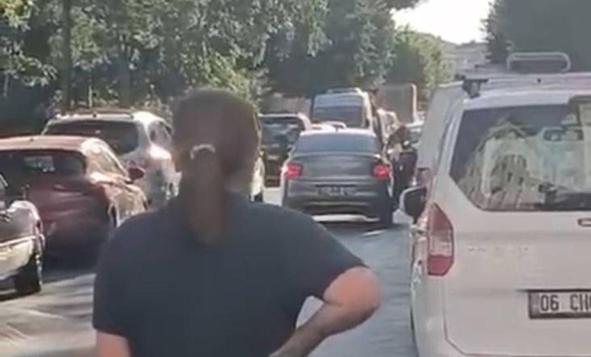 İstanbul'da araç içinde şiddete uğrayan kadının yardımına mahalleli yetişti - Resim: 4