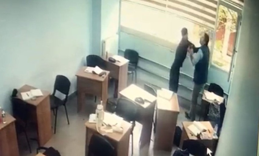 Özel kursta kabus: Bıçak ve sopayla sınıfa girdi, 12 yaşındaki çocuğu döve döve hastanelik etti - Resim: 1