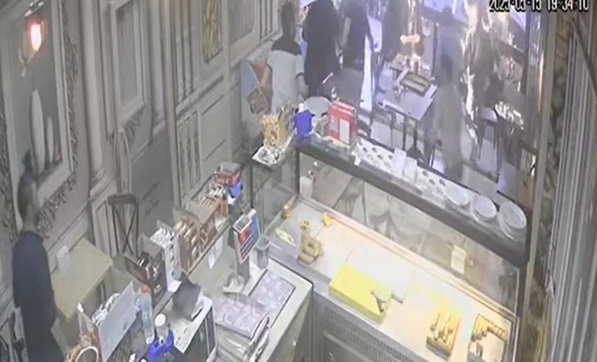 Deprem oluyor diye sokağa fırladılar! Gerçeği öğrenen kendi haline güldü - Resim: 2
