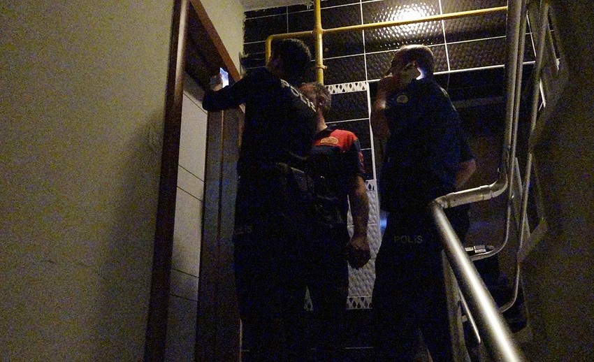 Genç kadın bebeğinin yanında vahşice katletildi: 2'si kadın, 4 gözaltı - Resim: 2