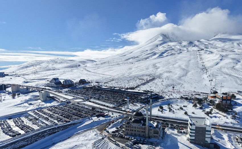 Türkiye'nin beyaz cennetine tatilci akını: 20 günde tam 550 bin kişi geldi - Resim: 2