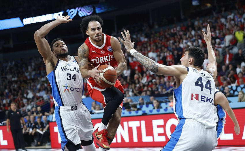 12 Dev Adam EuroBasket'te finale yükseldi; şimdiki rakibimiz Almanya.. - Resim: 2