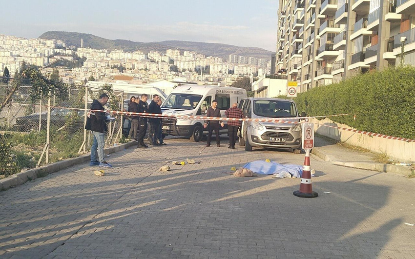 Güpe gündüz sokak ortasında eski nişanlısı ve annesini vurup, intihar etti - Resim: 4