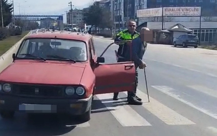 Ters yöndeki aracı durduran polis bir faciayı önledi - Resim: 2