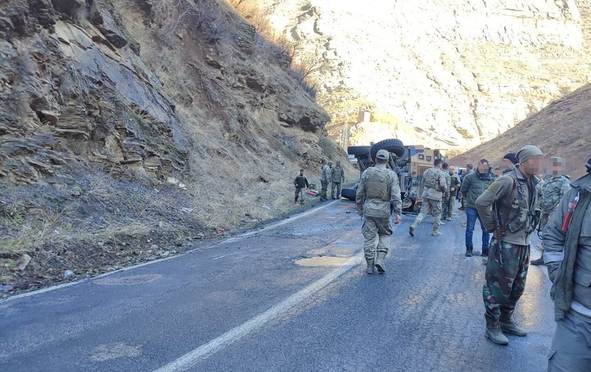Şırnak’ta askeri araç devrildi: Yaralı askerler var - Resim: 2