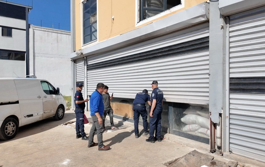 Gaziantep'te zabıta baskını: 2 ton bozuk kuru pasta imha edildi, işletme mühürlendi - Resim: 3