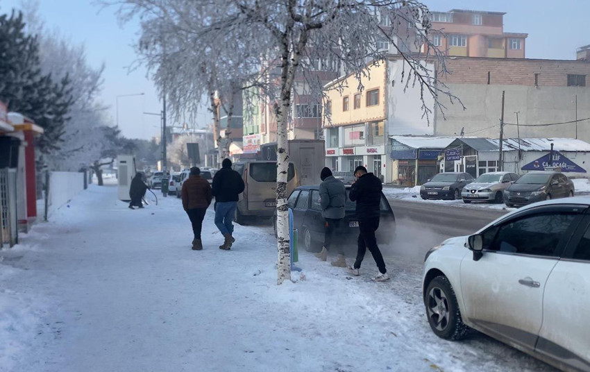 Türkiye'nin Sibiryası'nda her şey buz tuttu - Resim: 2