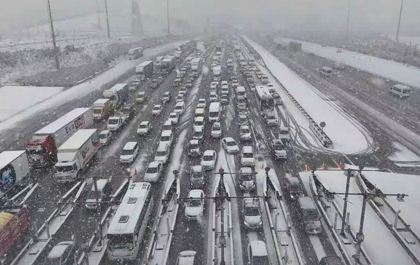 Görüntüler İstanbul'dan: Kuzey Marmara Otoyolu'na çığ düştü! - Resim: 4