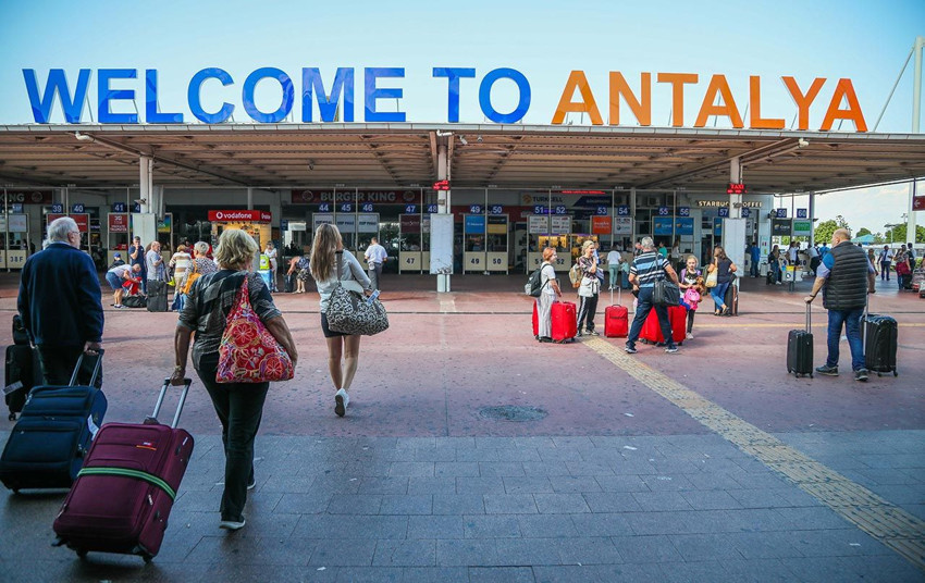 Türkiye'nin turizm başkentine akın: Antalya'ya en çok hangi ülkeden turist geldi? - Resim: 2