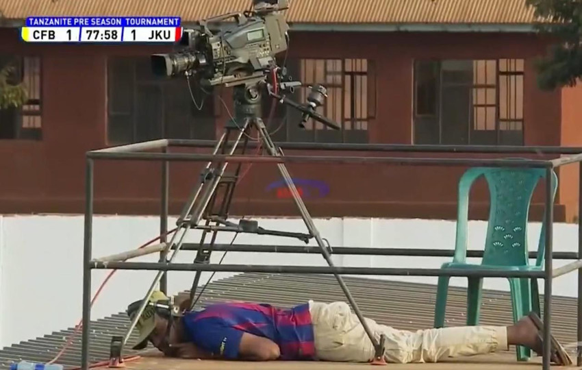 Futbol maçında akılalmaz olay: Herkes kendini yere attı - Resim: 3