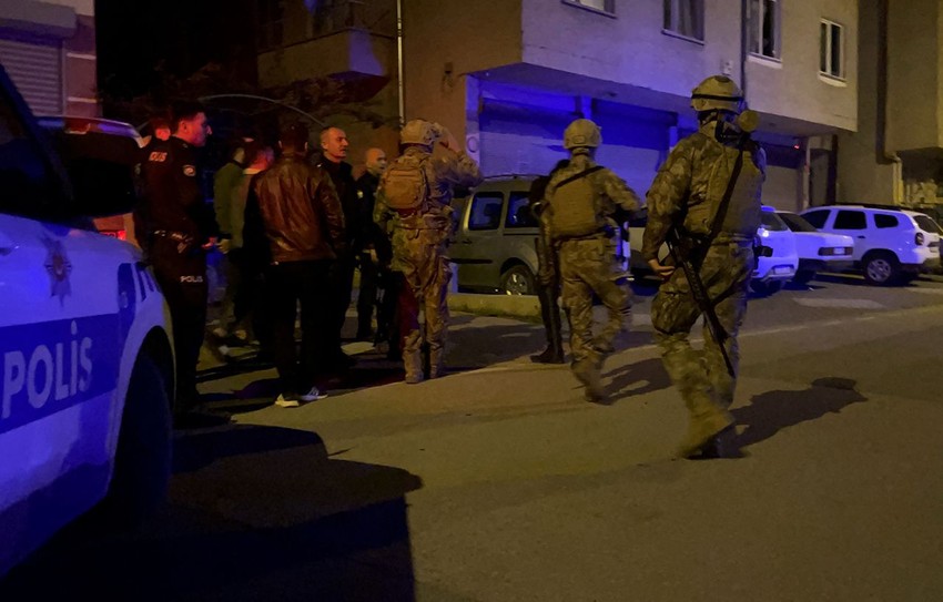 Tüfekle etrafa ateş açan şahıs 3 saatte ikna edildi - Resim: 4