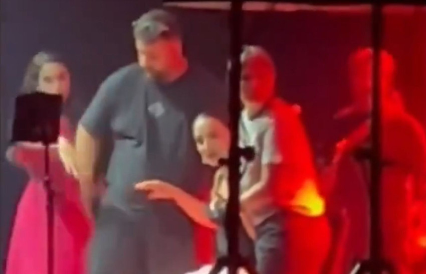 Sahnede fenalaşarak hastanelik olan Sevcan Orhan'ın sağlık durumu belli oldu - Resim: 4