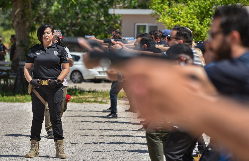 Komiser Nisa çocukken hayalini kuruyordu, artık gözü kapalı bile vuruyor - Resim: 3