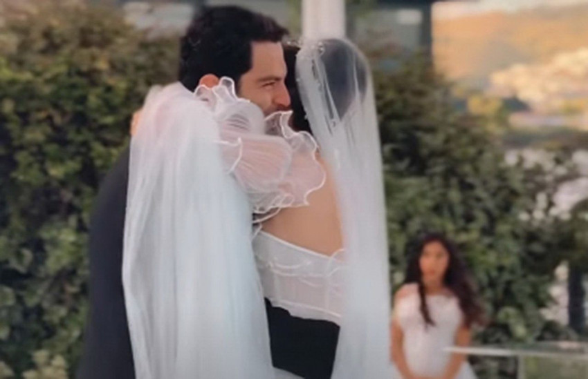 Evlendiği gün hamile olduğunu açıklayan güzel oyuncu Beste Kökdemir anne oldu - Resim: 4