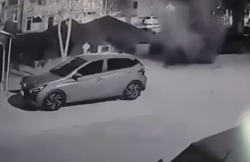 Doğalgaz değil tazyikli su... Asfaltı patladı; ortalık savaş yerine döndü - Resim: 1