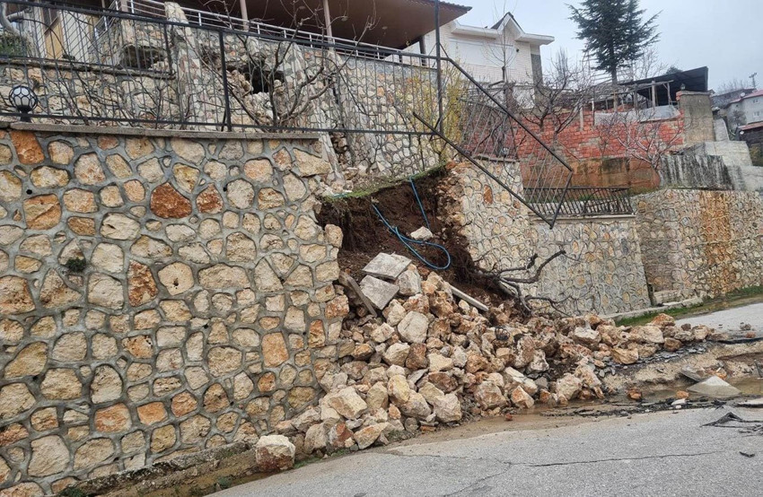 Mersin'i heyelan vurdu: Yol yarıldı, evler zarar gördü - Resim: 3