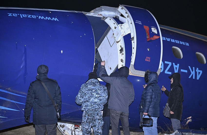 38 kişinin öldüğü yolcu uçağının Rus hava savunma sistemi tarafından düşürüldüğü kanıtlandı - Resim: 1
