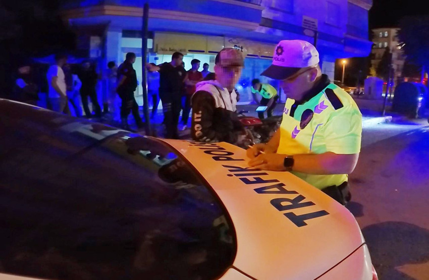 Virajı alamayıp düşen motosiklet sürücü yasal sınırın tam 16 katı alkollü çıktı - Resim: 4