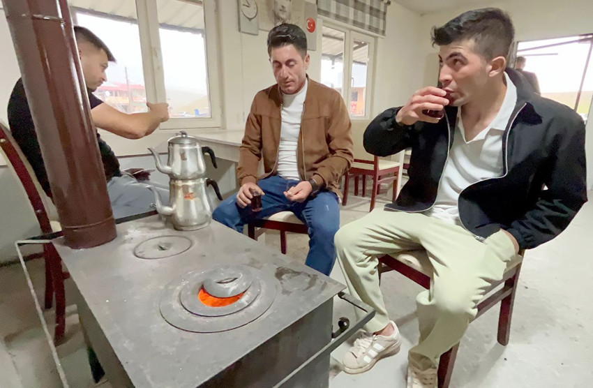 Şaka değil gerçek; bir ilimiz yaz günü kışı yaşıyor: Sobalar yandı... - Resim: 1