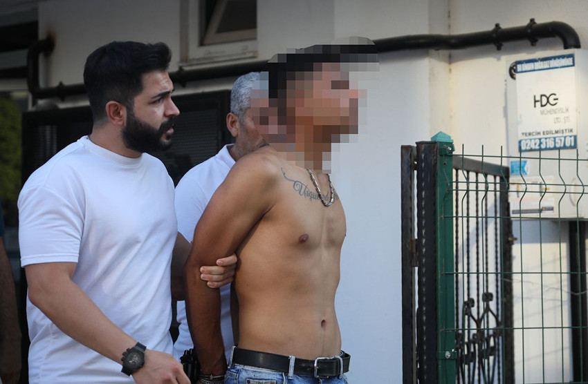 Trans birey evinde boğazı kesilmiş halde ölü bulundu - Resim: 4