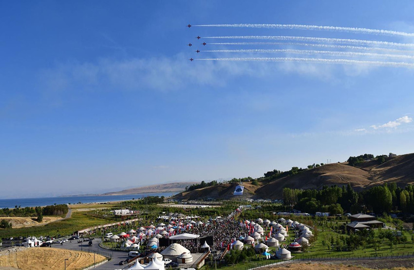 Gökyüzündeki gururumuz Türk Yıldızları yine nefesleri kesti - Resim: 2