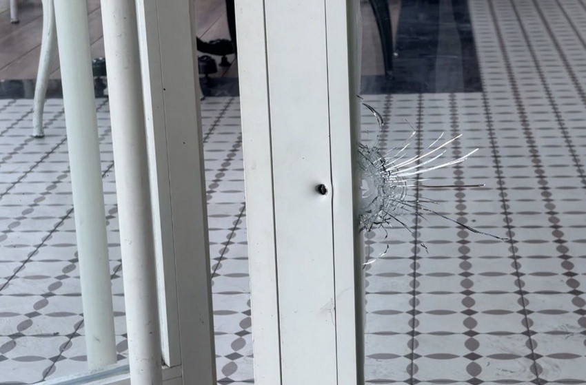 İstanbul'da AVM'de silahlı saldırı: 2 kişi yaralandı, şüpheli kaçmayı başardı! - Resim: 3
