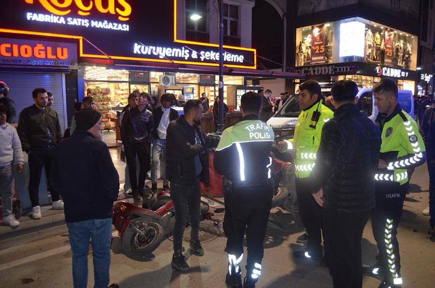 Ters yöne girip dehşet saçan trafik canavarına linç girişimi! - Resim: 1